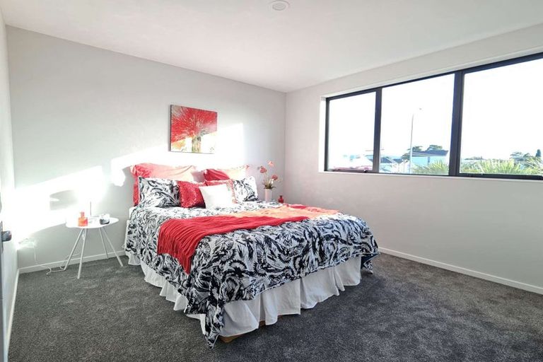 Photo of property in 2/30 Woodford Avenue, Henderson, Auckland, 0610
