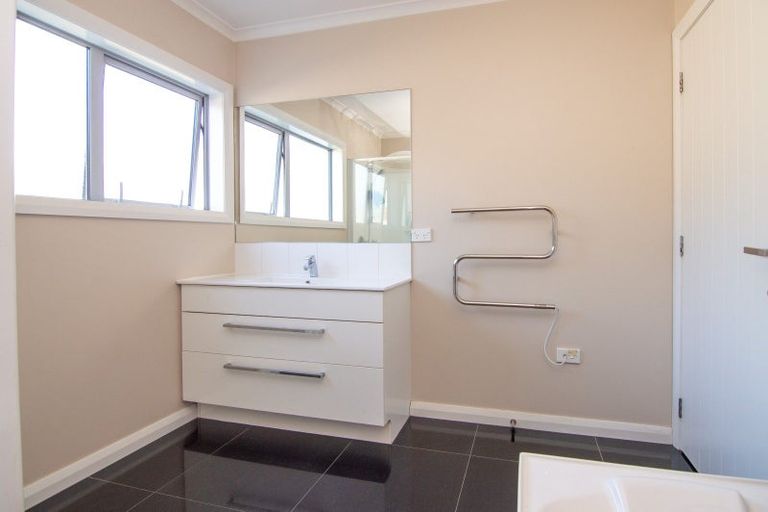 Photo of property in 18 Millbrook Place, Ashhurst, 4810