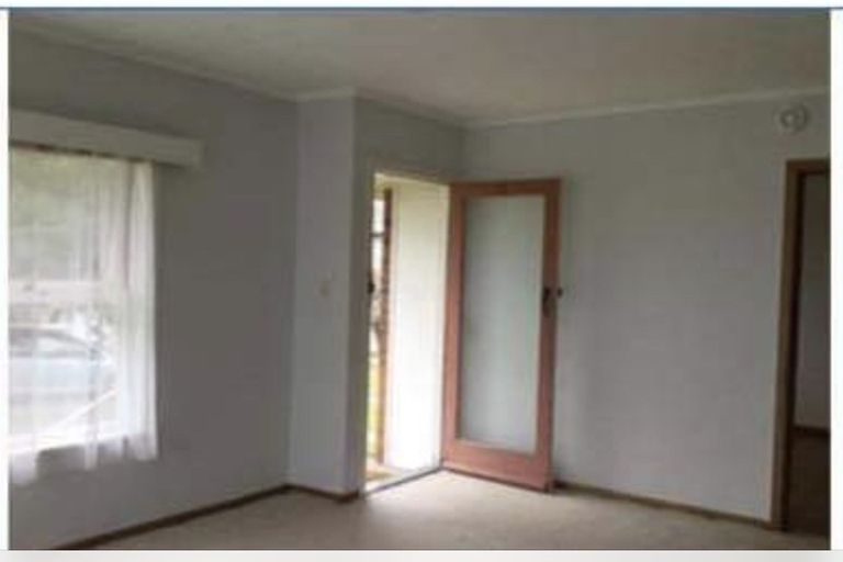 Photo of property in 32 Raleigh Road, Northcote, Auckland, 0627