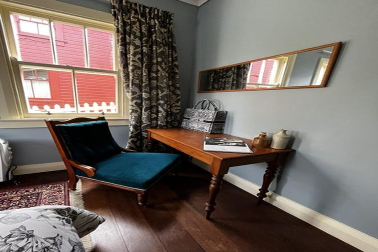 Photo of property in 35 Glenbervie Terrace, Thorndon, Wellington, 6011