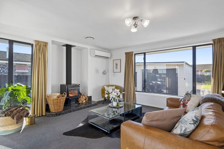 Photo of property in 320 Main North Road, Redwood, Christchurch, 8051