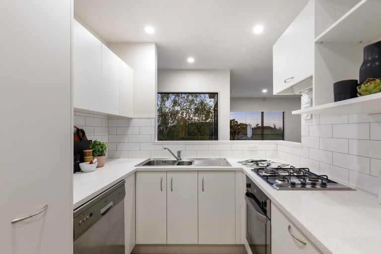 Photo of property in 3/262 Onewa Road, Birkenhead, Auckland, 0626