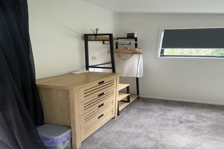 Photo of property in 8 Glendawn Place, Bayview, Auckland, 0629