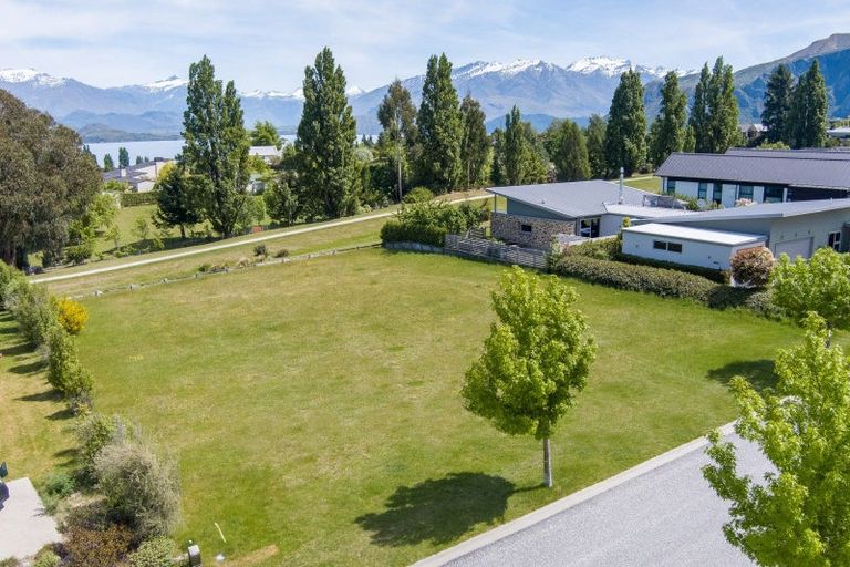 Photo of property in 22 Greenbelt Place, Wanaka, 9305