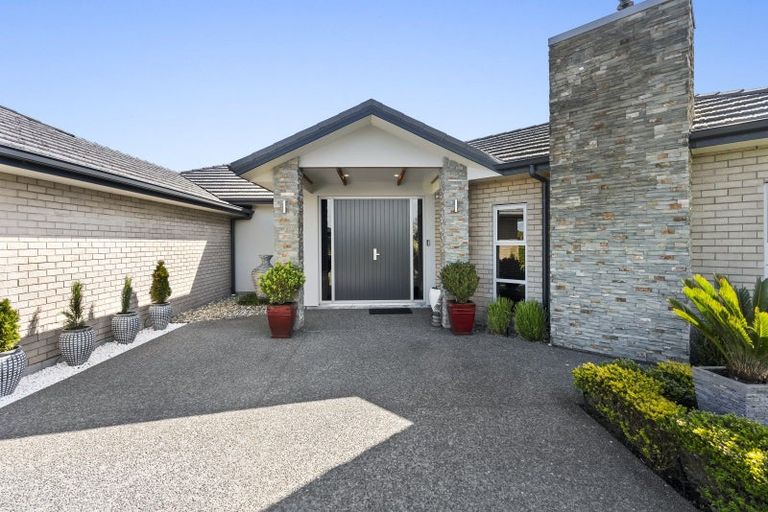 Photo of property in 5 Links Drive, Waiwhakaiho, New Plymouth, 4312