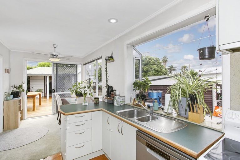 Photo of property in 132 Coxhead Road, Wattle Downs, Auckland, 2103