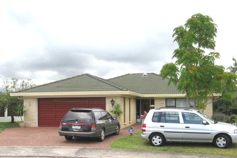 Photo of property in 16 Monet Grove, West Harbour, Auckland, 0618