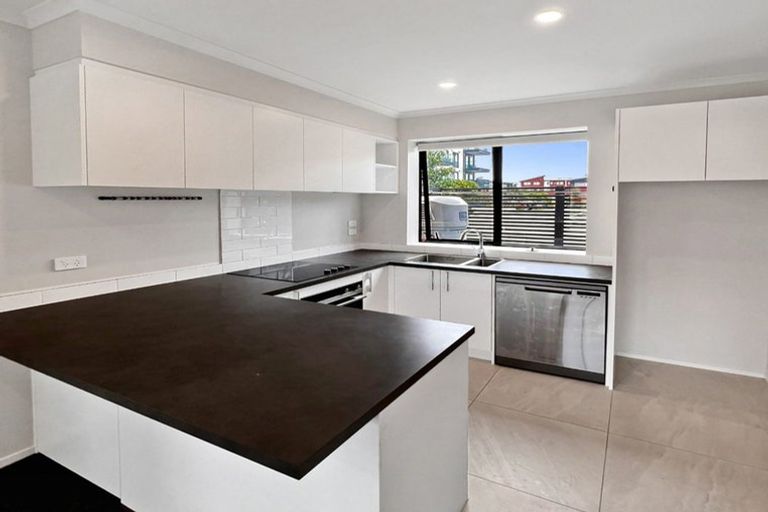 Photo of property in 91c Hobsonville Point Road, Hobsonville, Auckland, 0616