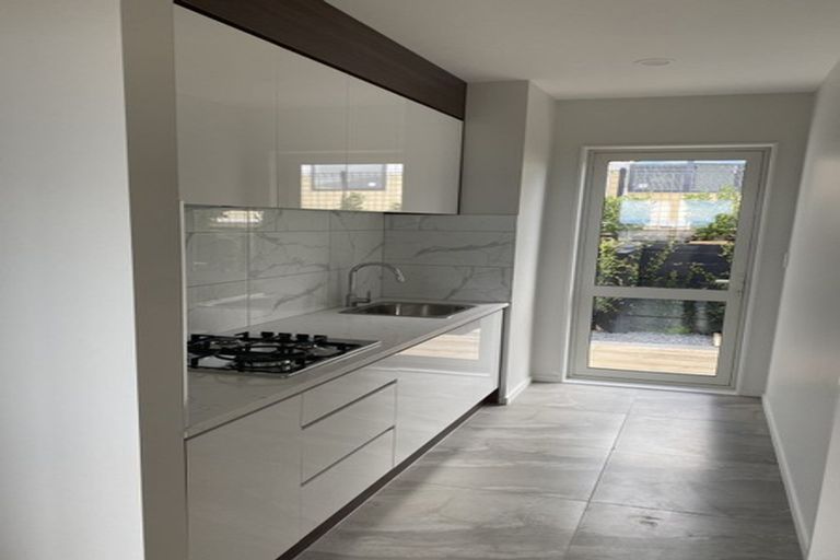 Photo of property in 51 Twin Parks Rise, Papakura, 2110