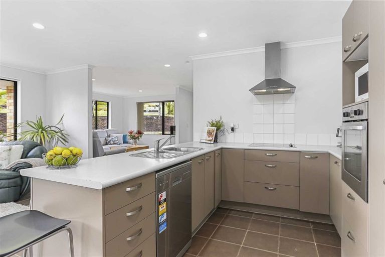 Photo of property in 1 Carol Lee Place, Albany Heights, Auckland, 0632