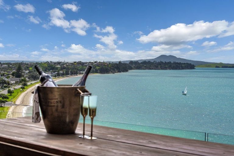 Photo of property in 1/285 Bleakhouse Road, Mellons Bay, Auckland, 2014