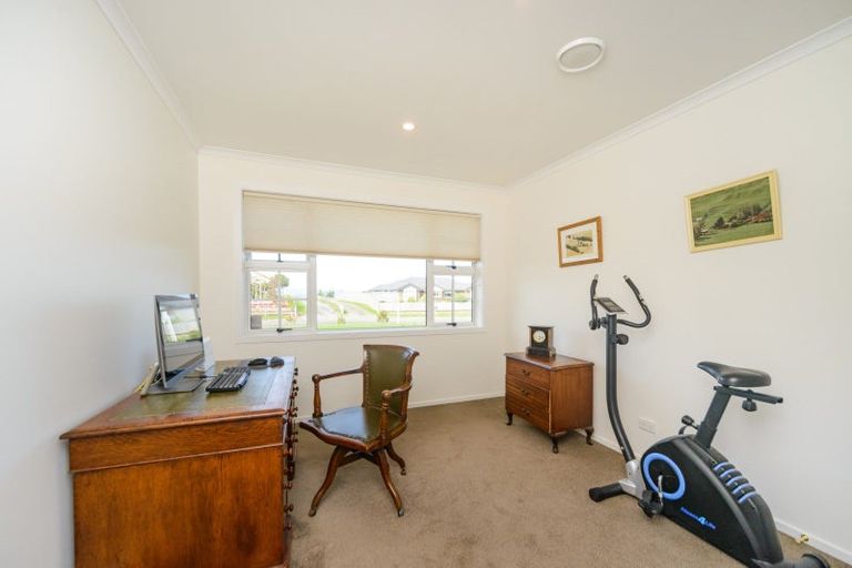 Photo of property in 137 Mount Taylor Drive, Feilding, 4775