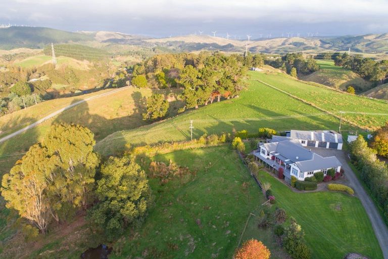 Photo of property in 122 Pahiatua Aokautere Road, Aokautere, Palmerston North, 4471