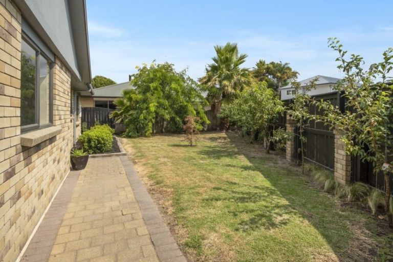 Photo of property in 25 Katerini Grove, Papamoa Beach, Papamoa, 3118