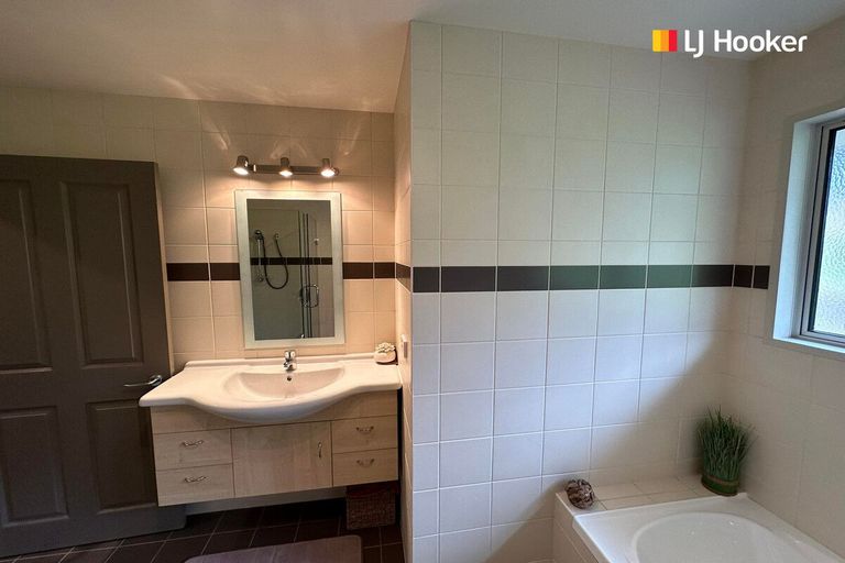 Photo of property in 58 Eglinton Road, The Glen, Dunedin, 9011