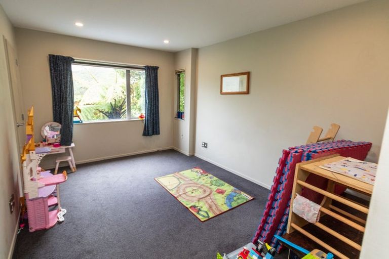 Photo of property in 1/18 Montgomery Avenue, Karori, Wellington, 6012