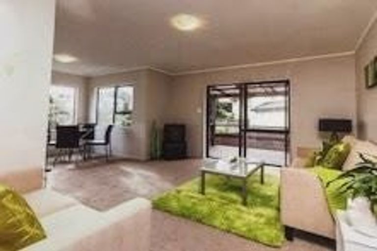 Photo of property in 2/7 Powrie Street, Glenfield, Auckland, 0629