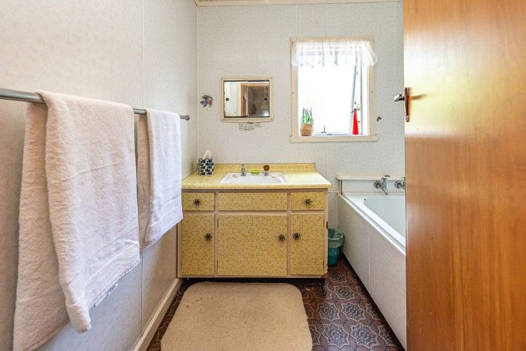 Photo of property in 11 Field Street, Aramoho, Whanganui, 4500