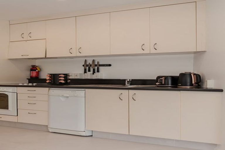 Photo of property in Terrace Garden Apartments, 3f/120 The Terrace, Wellington Central, Wellington, 6011