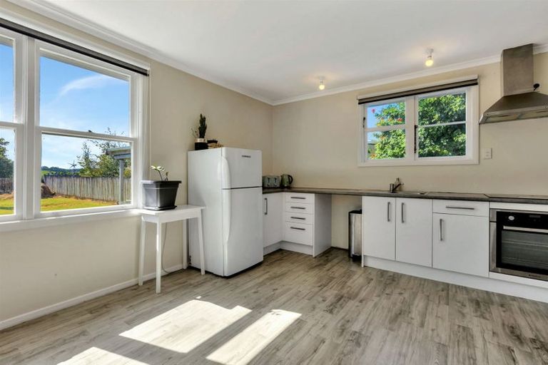 Photo of property in 23 Miro Street, Merrilands, New Plymouth, 4312