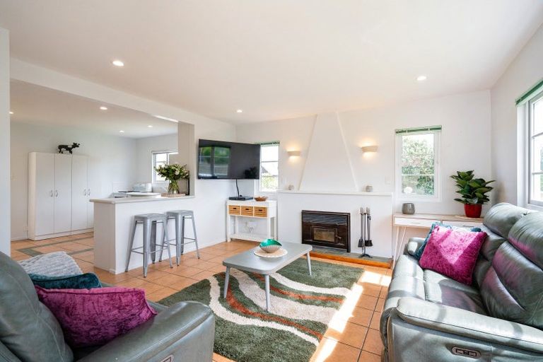 Photo of property in 2 Leyland Road, Te Awanga, 4102