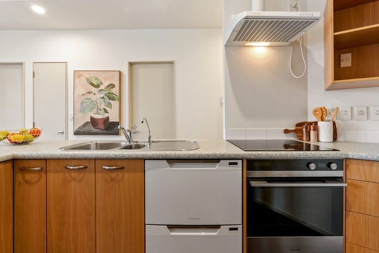 Photo of property in Hume House, 31/152 The Terrace, Wellington Central, Wellington, 6011
