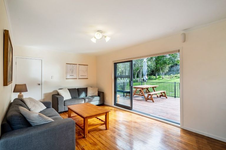 Photo of property in 2/539 Glenfield Road, Glenfield, Auckland, 0629