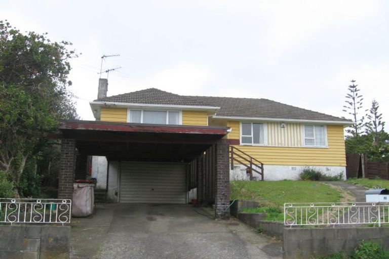 Photo of property in 23 Taylor Terrace, Tawa, Wellington, 5028