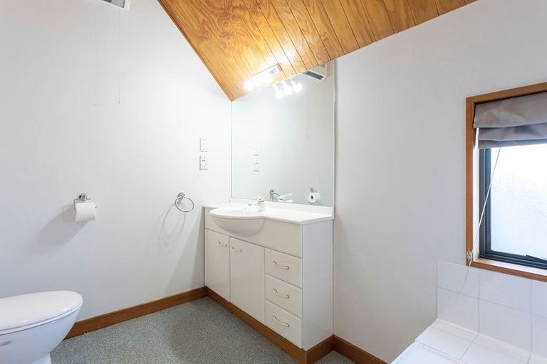 Photo of property in 7 Harmans Road, Lyttelton, 8082