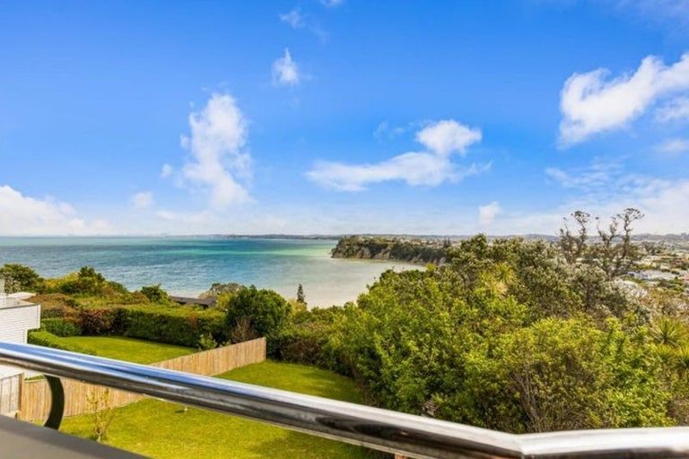 Photo of property in 65 Roberts Road, Matakatia, Whangaparaoa, 0930