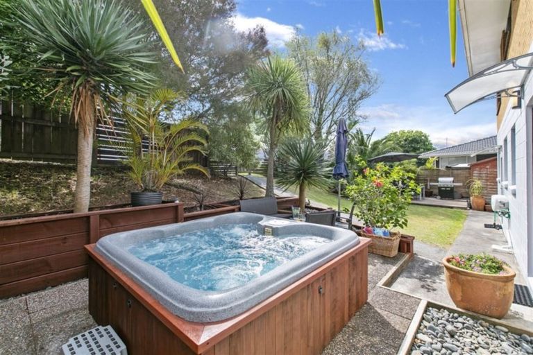 Photo of property in 79 Albatross Road, Red Beach, 0932