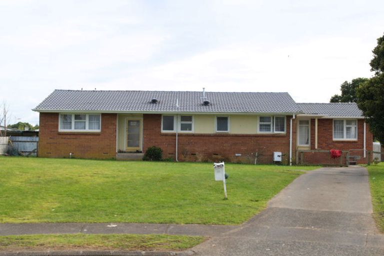 Photo of property in 15 Carver Place, Mangere East, Auckland, 2024
