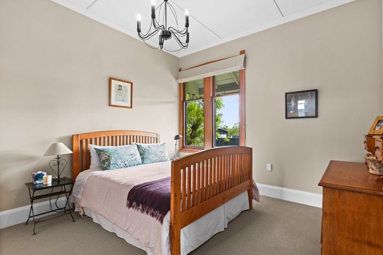 Photo of property in 46 Palmerston Road, Havelock North, 4130