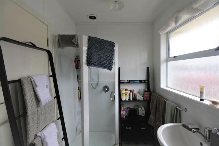 Photo of property in 28 Cargill Street, Waikiwi, Invercargill, 9810