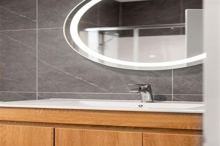 Photo of property in 11 Farranfore Road, Opaheke, Papakura, 2113