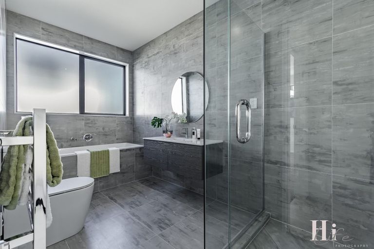 Photo of property in 8 Celestial Crescent, Orewa, 0931