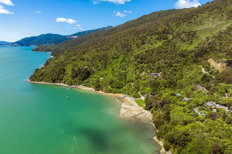 Photo of property in 672 Moetapu Bay Road, Moetapu Bay, Picton, 7282