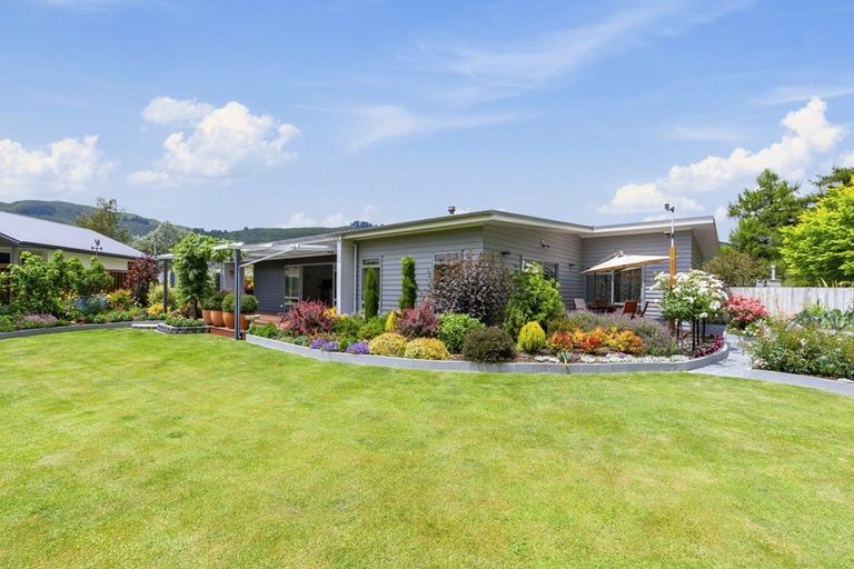 Photo of property in 8 Nursery Lane, Kinloch, Taupo, 3377