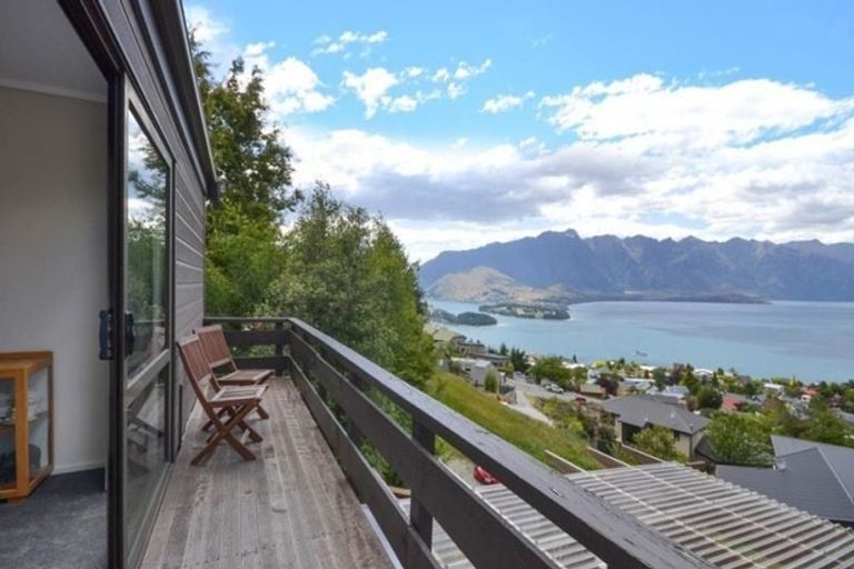 Photo of property in 15 Lochy Road, Fernhill, Queenstown, 9300