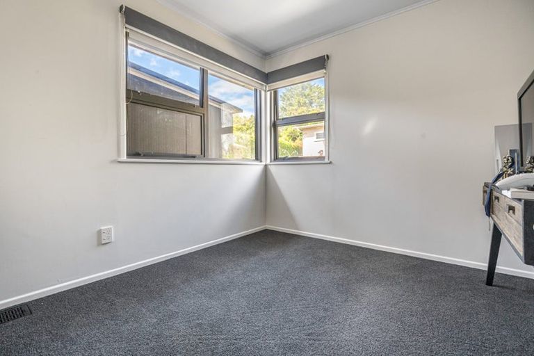 Photo of property in 19 Havelle Avenue, Titirangi, Auckland, 0604