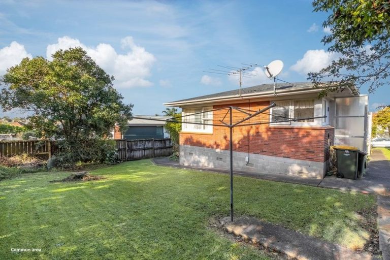 Photo of property in 2/30 Portadown Avenue, Pakuranga Heights, Auckland, 2010