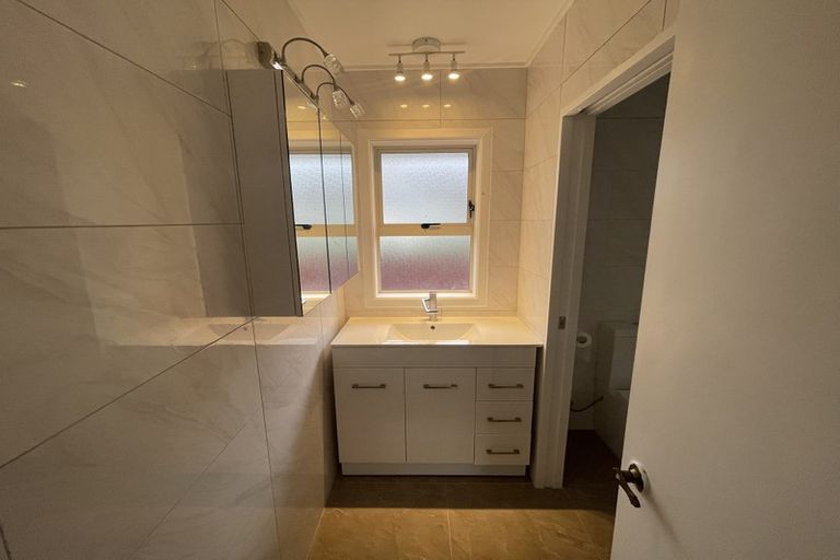 Photo of property in 1/143 Shakespeare Road, Milford, Auckland, 0620