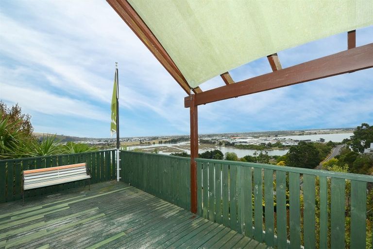 Photo of property in 11 Osmond Lane, Mount Pleasant, Christchurch, 8081