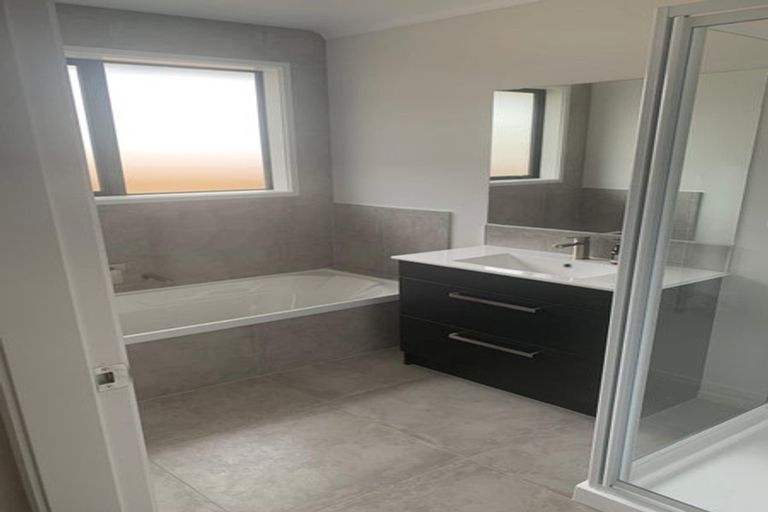 Photo of property in 39 Hanlow Place, Pyes Pa, Tauranga, 3112