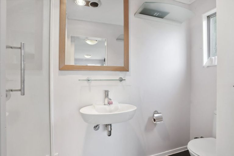 Photo of property in 40 Hinerau Street, Henderson, Auckland, 0612