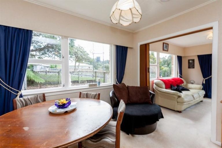 Photo of property in 18 Beaumont Crescent, Frankleigh Park, New Plymouth, 4310