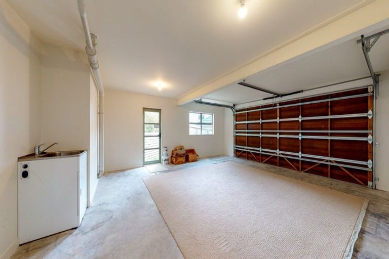 Photo of property in 8 Waterhouse Drive, Brooklyn, Wellington, 6021