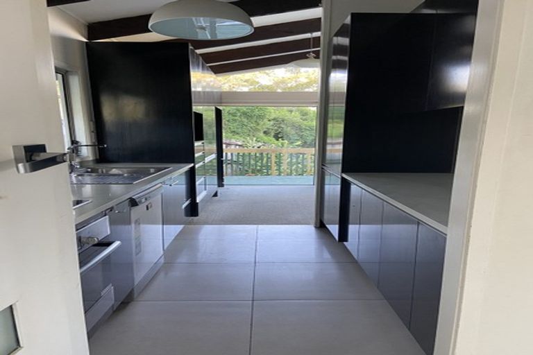 Photo of property in 1/26 Noeleen Street, Glenfield, Auckland, 0629