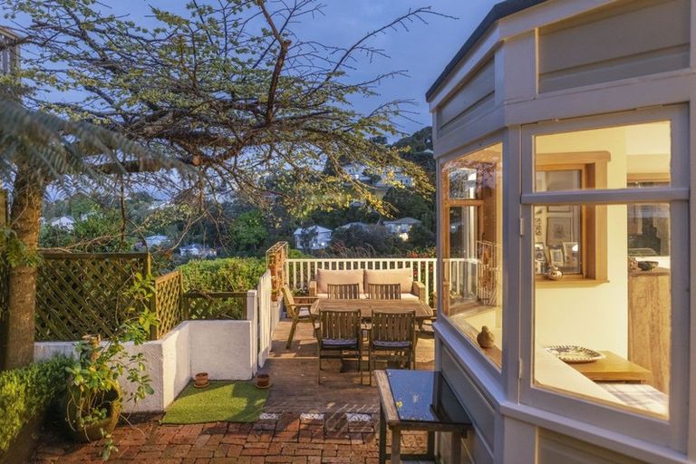 Photo of property in 12 Northland Road, Northland, Wellington, 6012