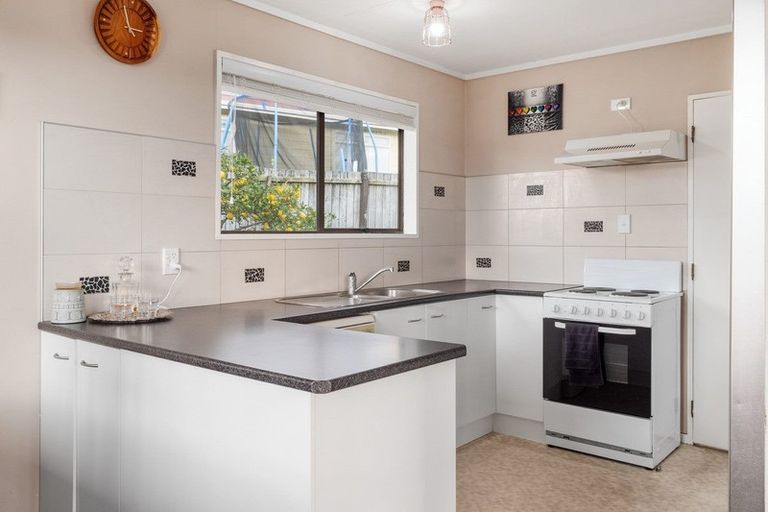 Photo of property in 8 Valley Road, Te Puke, 3119